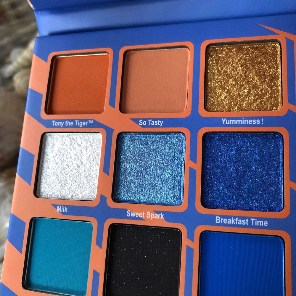 Frosted Flakes Palette - Picture 3 of 4